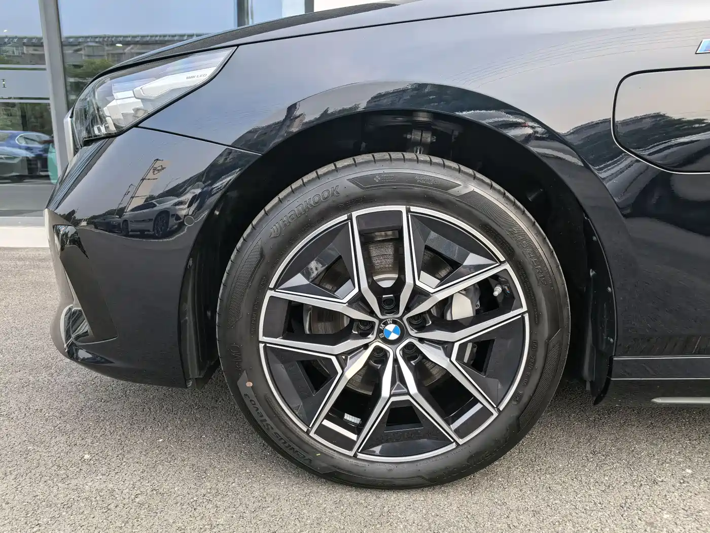 BMW i5 2025
