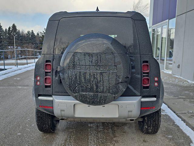 Land Rover Defender 2025