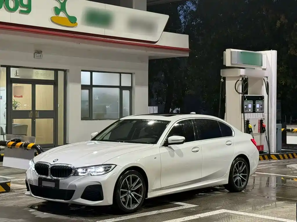 BMW 3 серии 2022