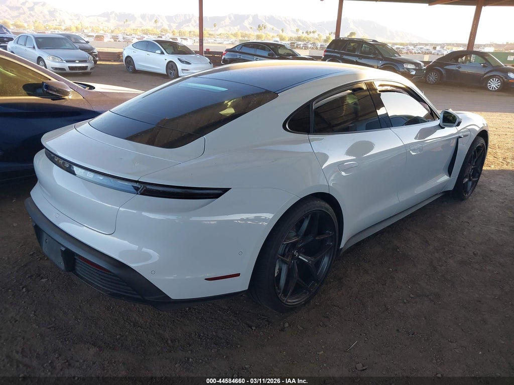 Porsche Taycan 2022