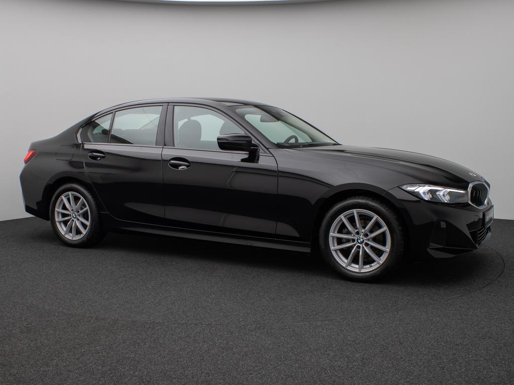BMW 318 2024