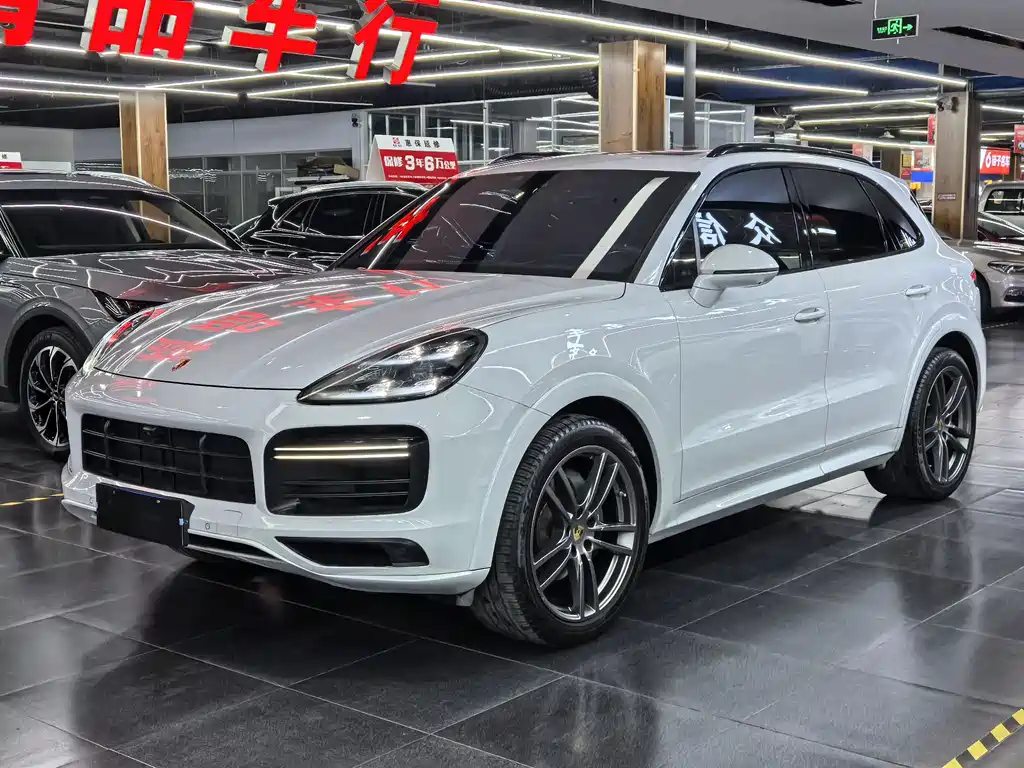 Porsche Cayenne 2022