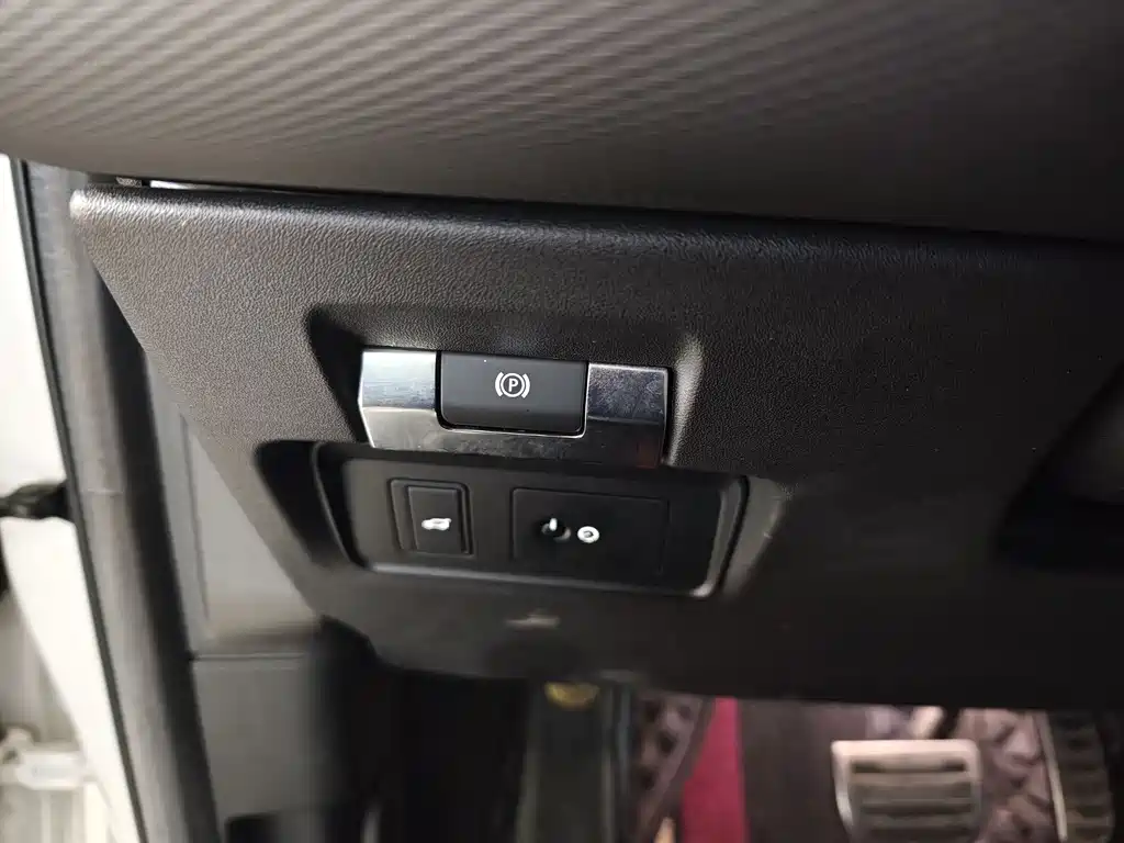 Land Rover Discovery Sport 2021