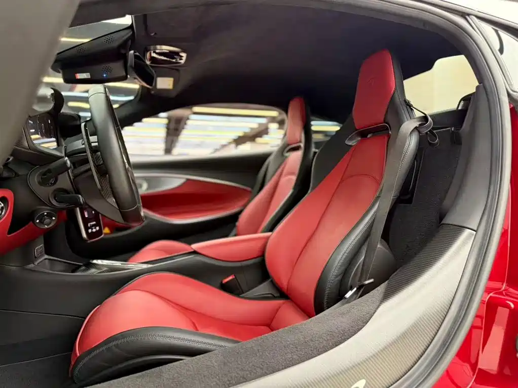 McLaren Artura 2023