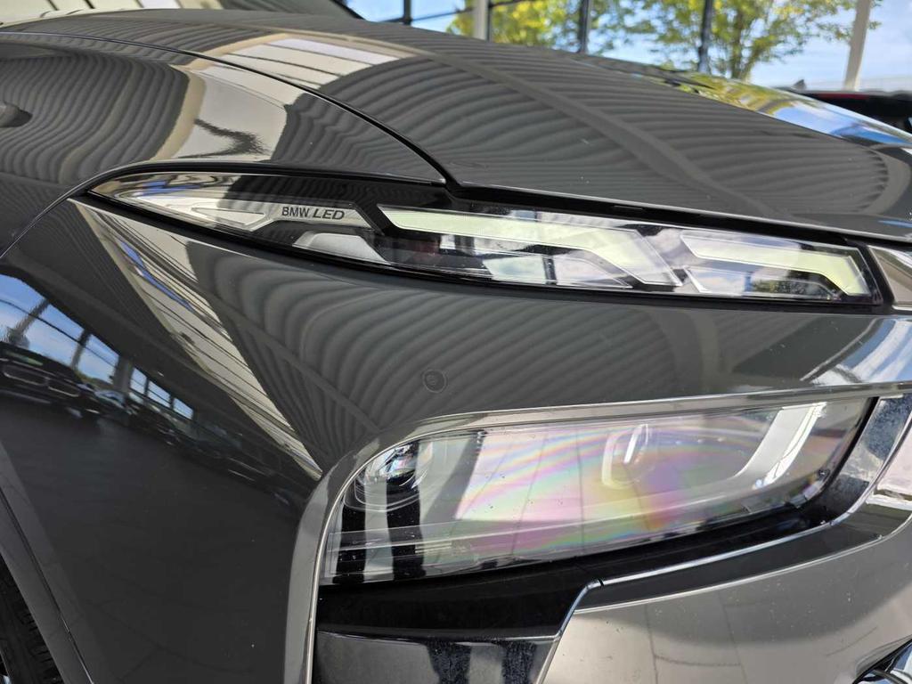 BMW X7 2025