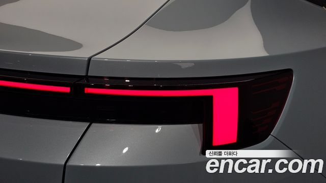 Polestar 4 2025