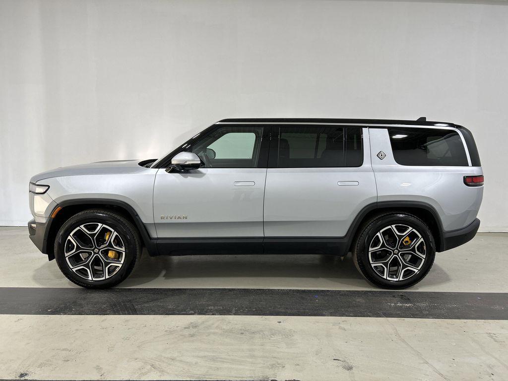 Rivian R1S 2023