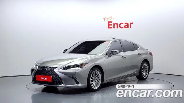 Lexus ES 2022