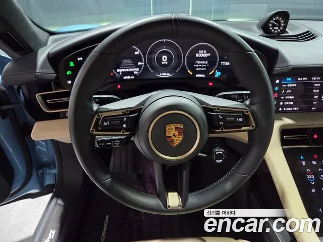 Porsche Taycan 2022