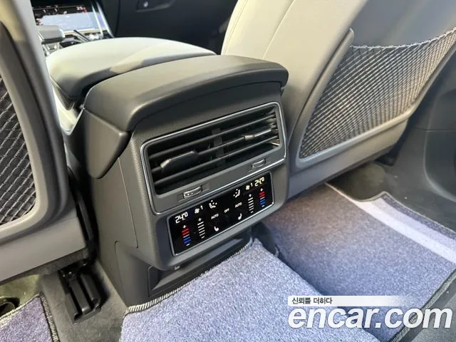 Audi Q8 2025