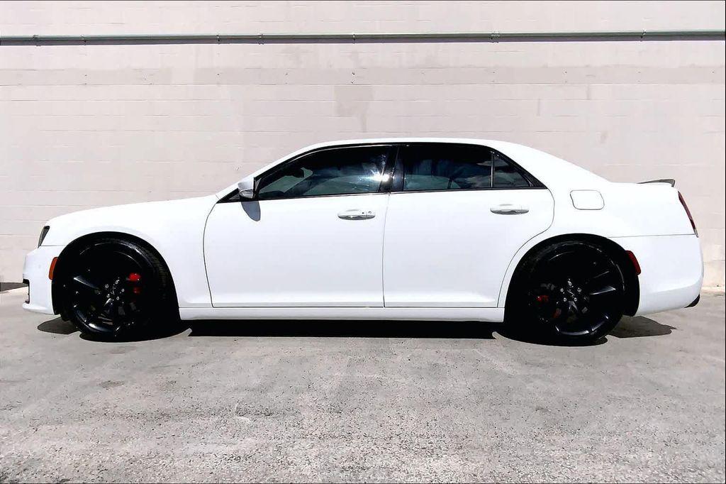 Chrysler 300 2023