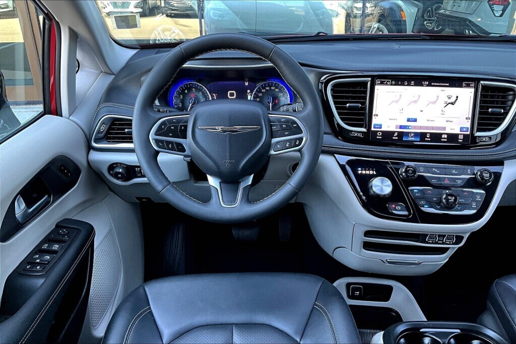 Chrysler Pacifica 2024