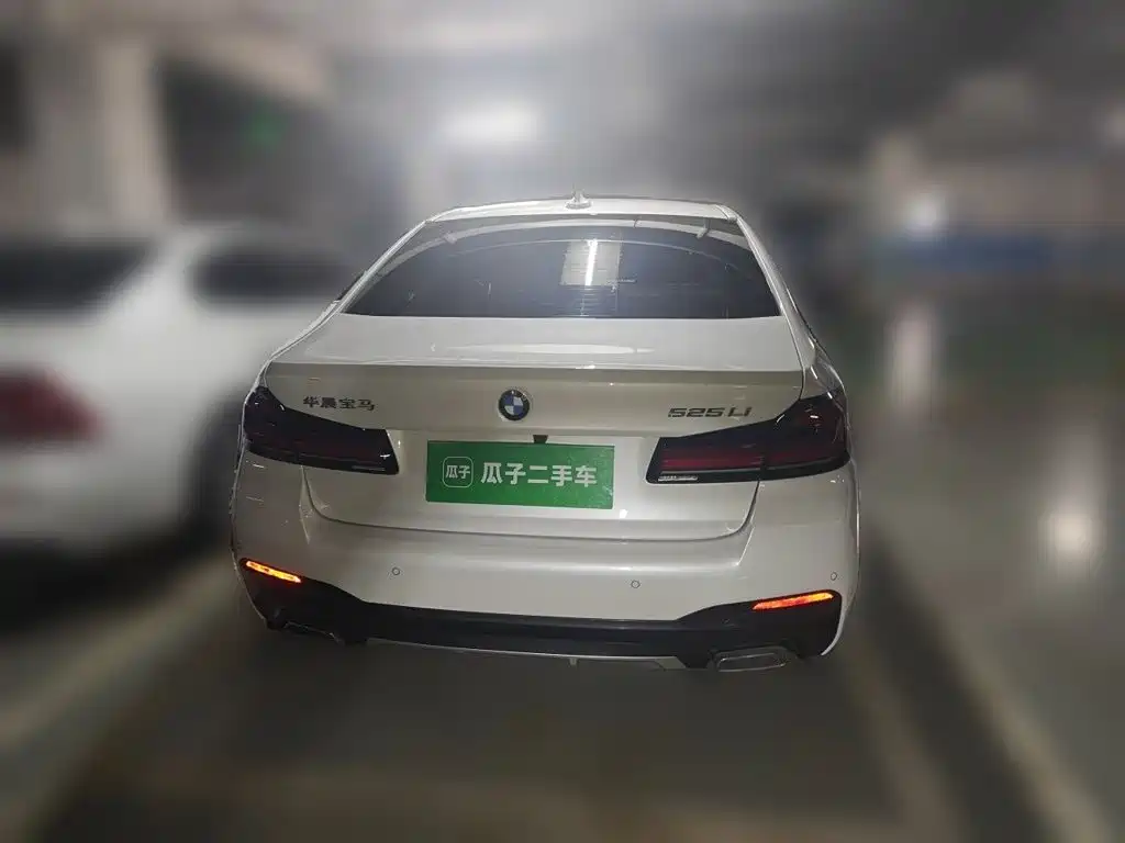 BMW 5 серии 2023