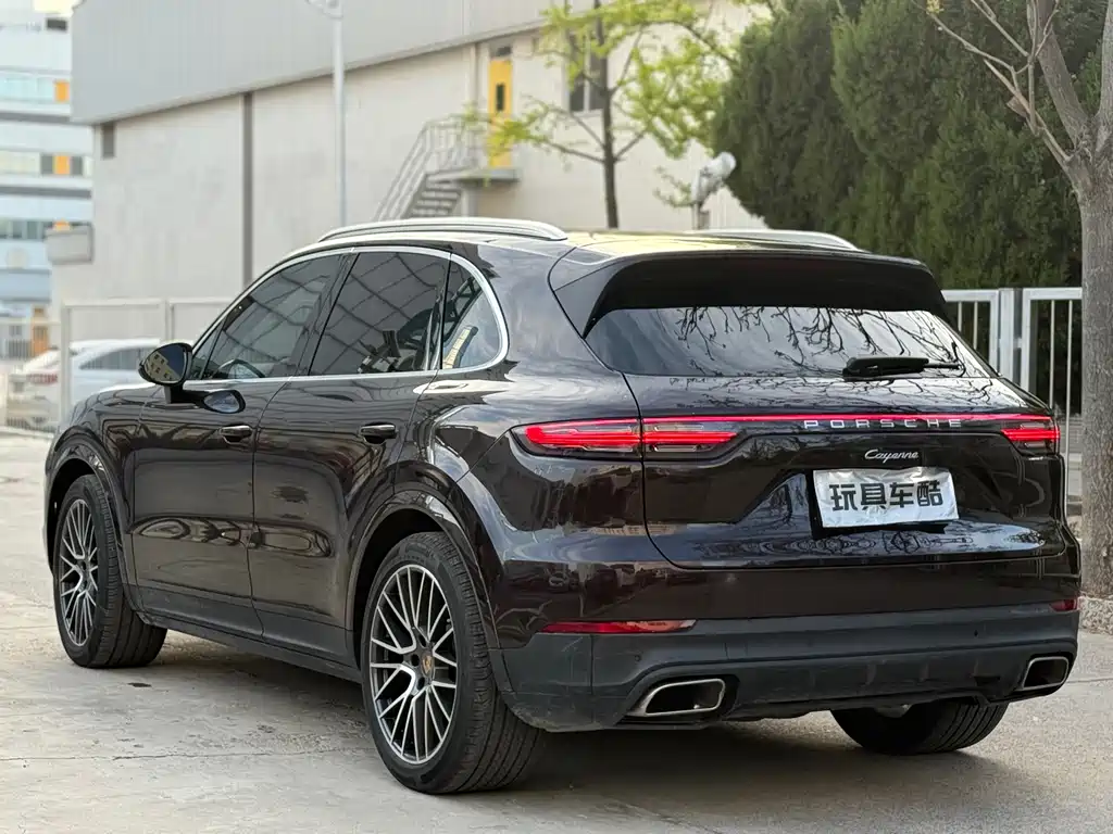 Porsche Cayenne 2022