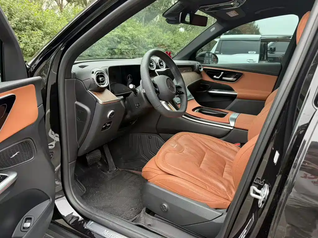 Mercedes-Benz GLC 2025