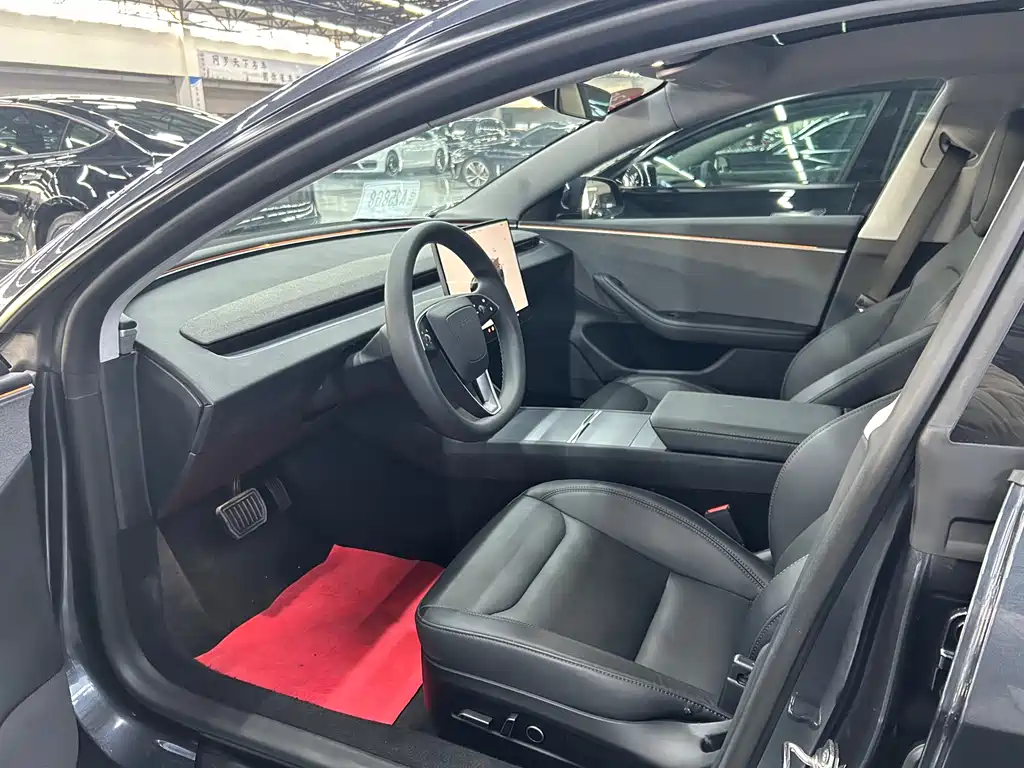 Tesla Model 3 2024