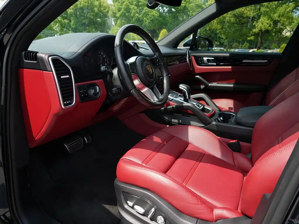Porsche Cayenne 2021