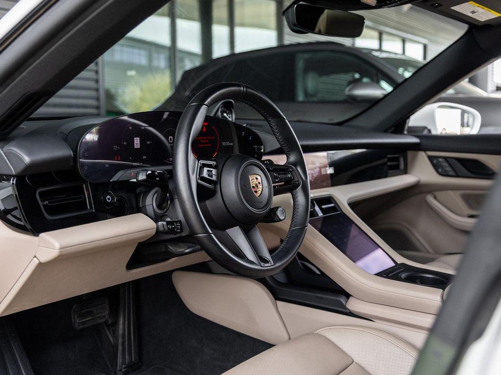 Porsche Taycan 2023