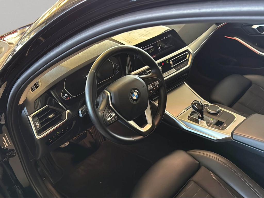 BMW 318 2021