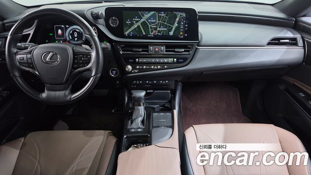 Lexus ES 2022
