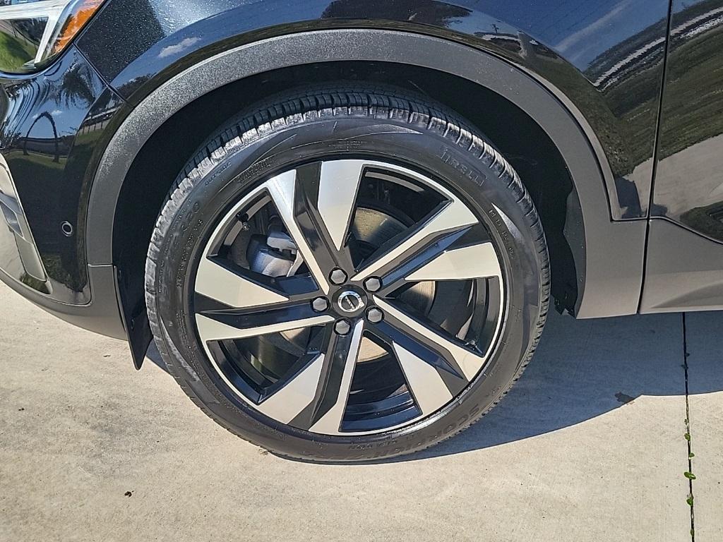 Volvo XC40 2025