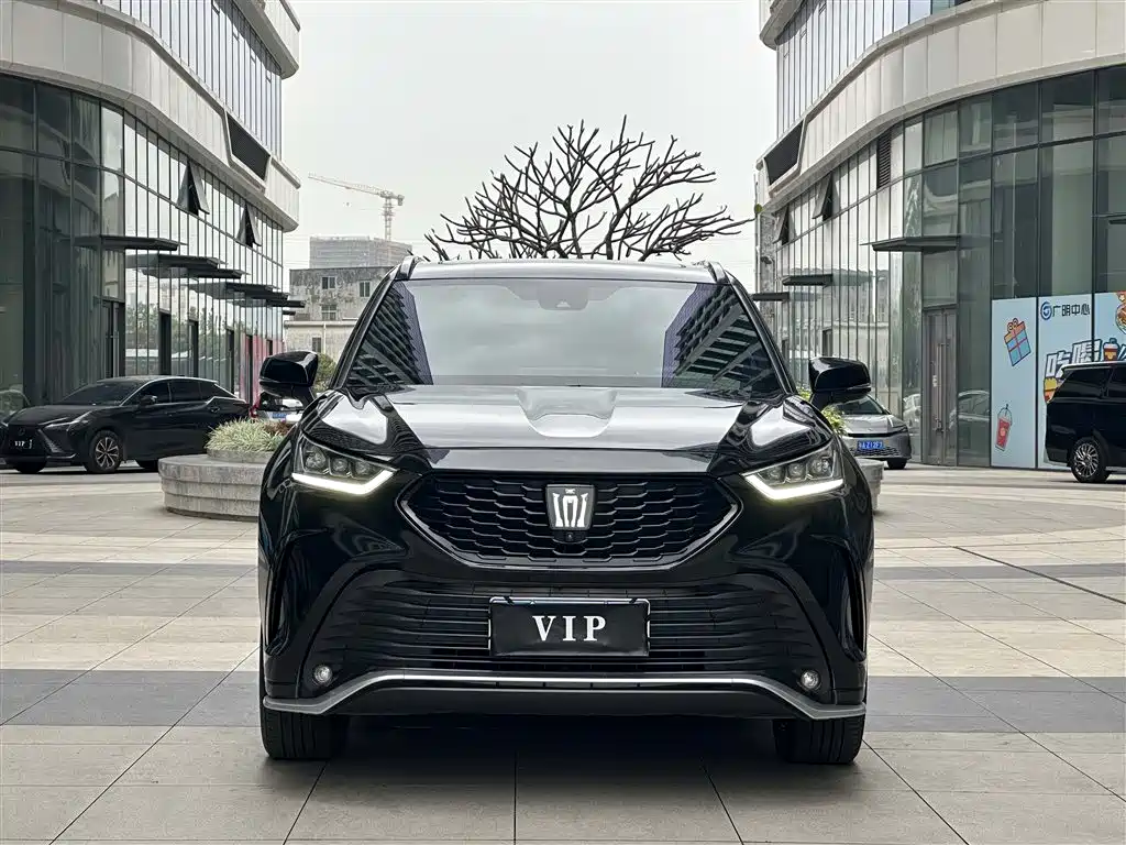 Toyota Crown Kluger 2023