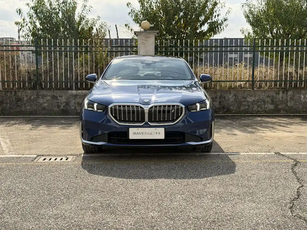 BMW i5 2024