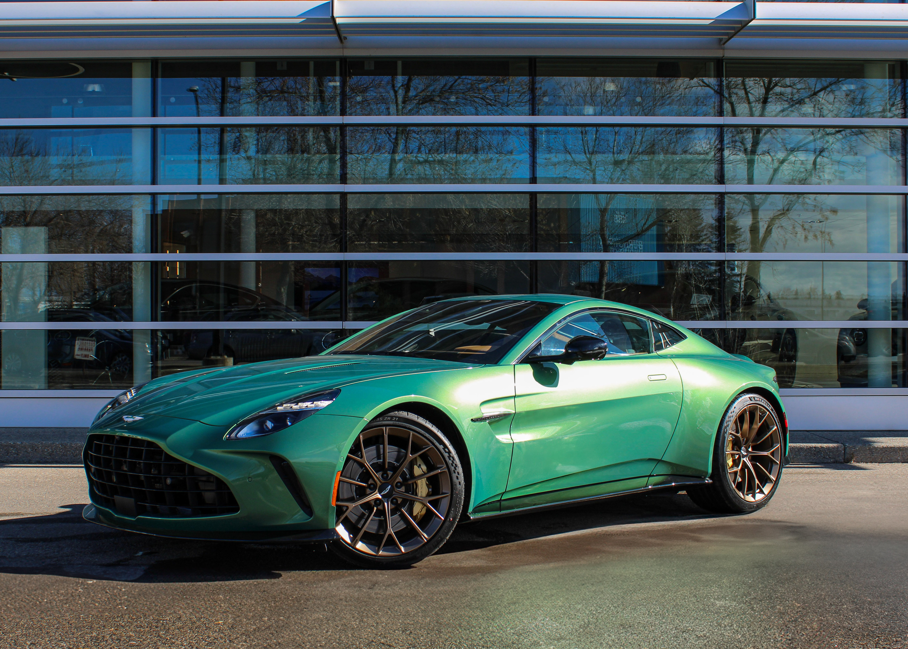 Aston Martin V12 Vantage 2025