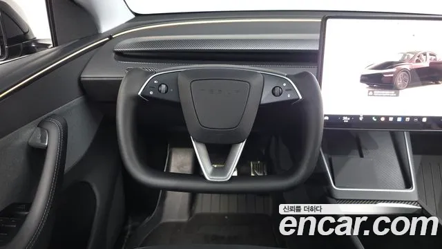 Tesla Model Y 2025