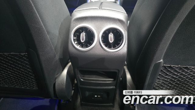 Mercedes-Benz GLB 2021