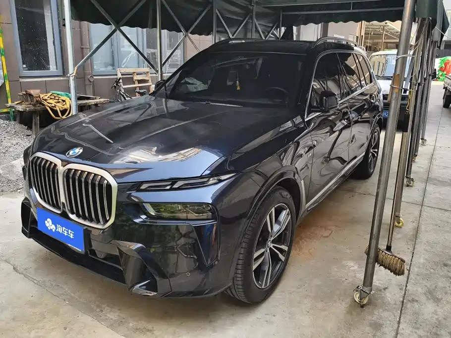 BMW X7 2025