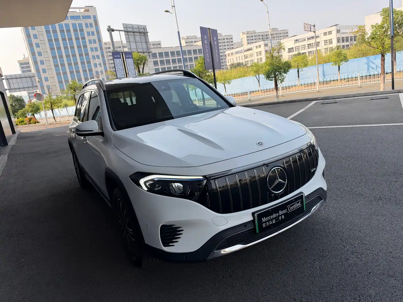 Mercedes-Benz EQB 2023