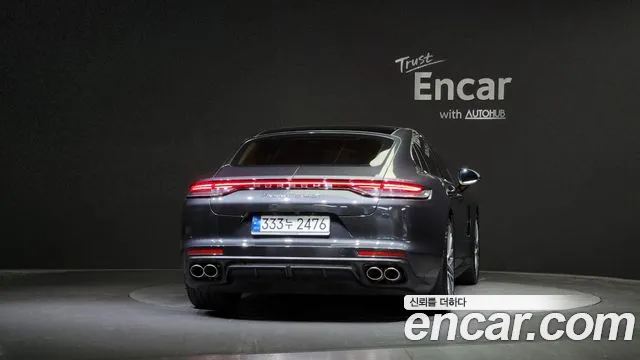 Porsche Panamera 2023