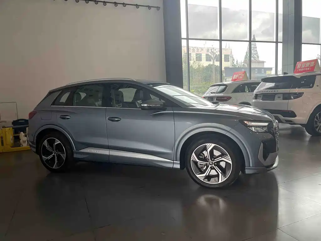 Audi Q4 e-tron 2024