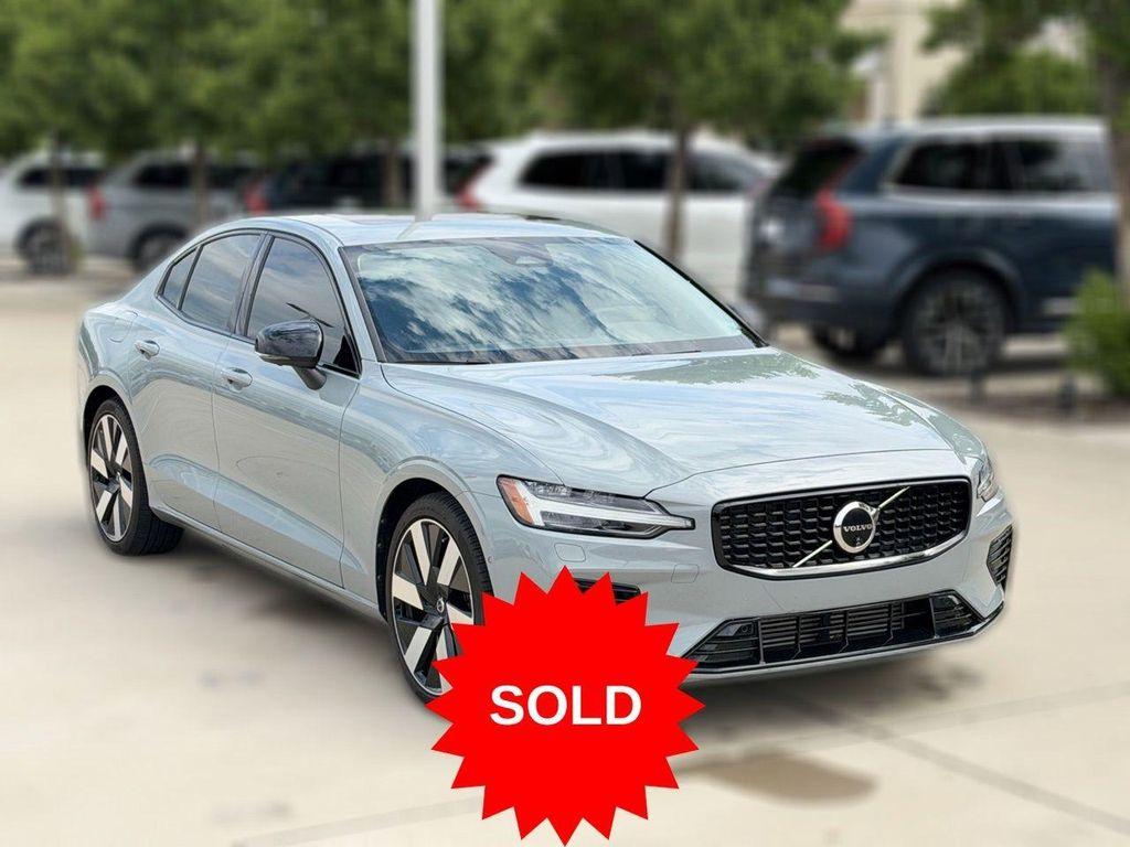 Volvo S60 2025
