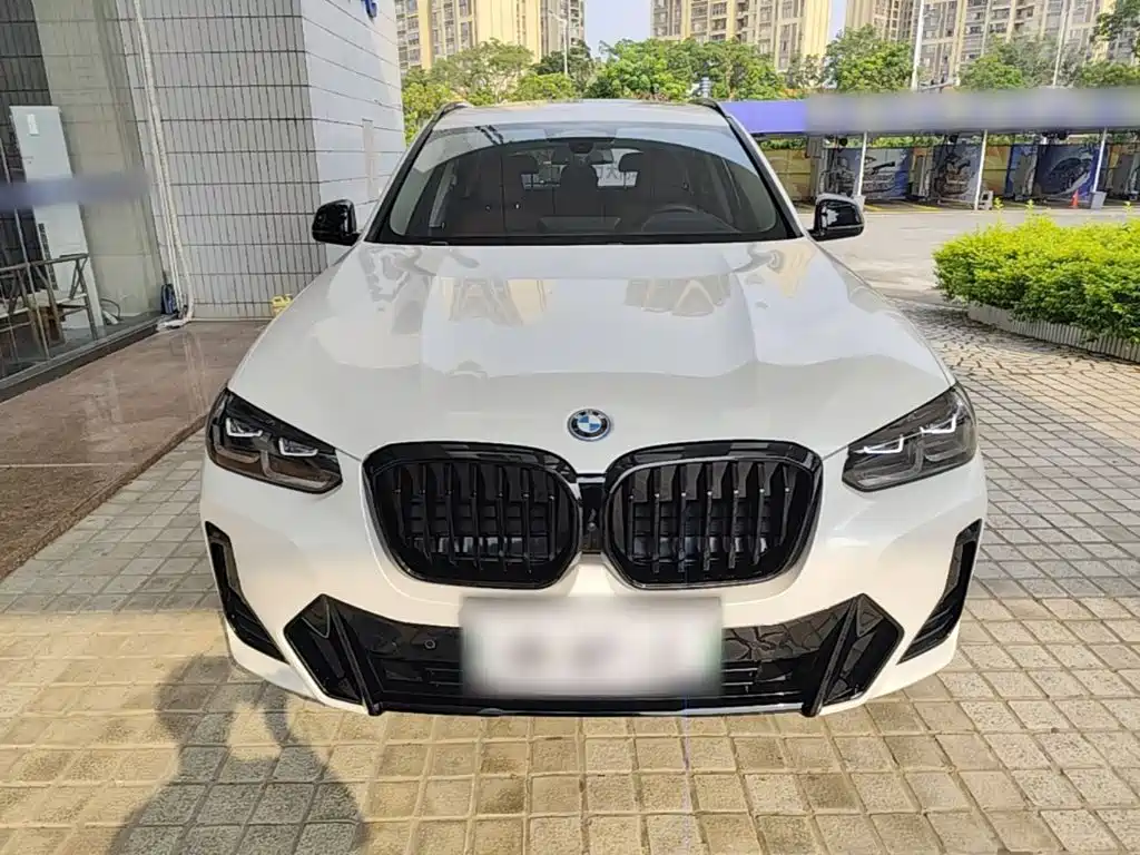 BMW iX3 2024