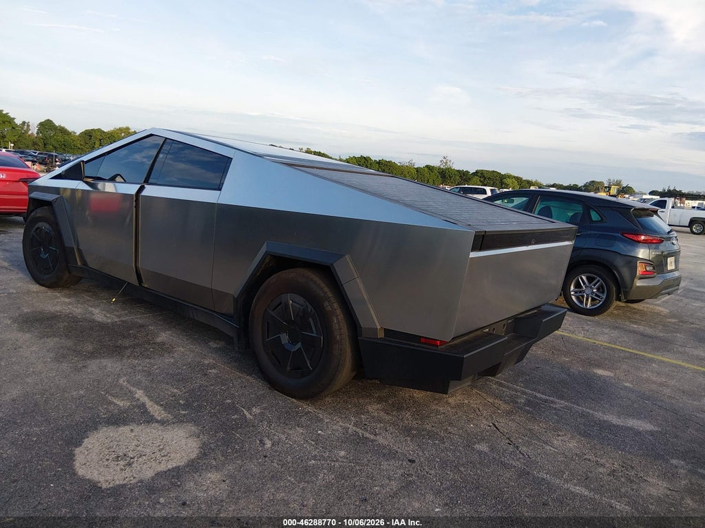 Tesla Cybertruck 2026