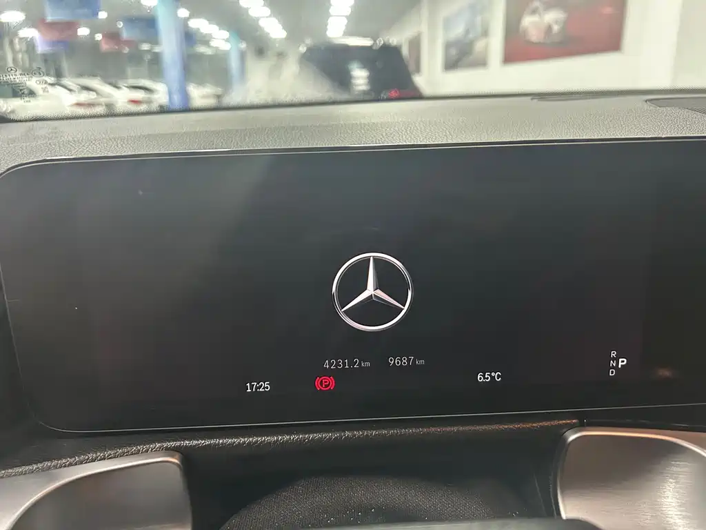 Mercedes-Benz GLB 2024