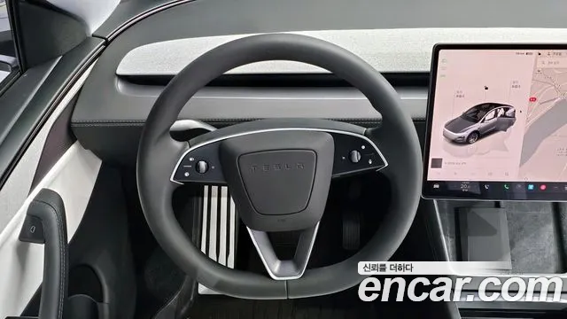 Tesla Model Y 2025