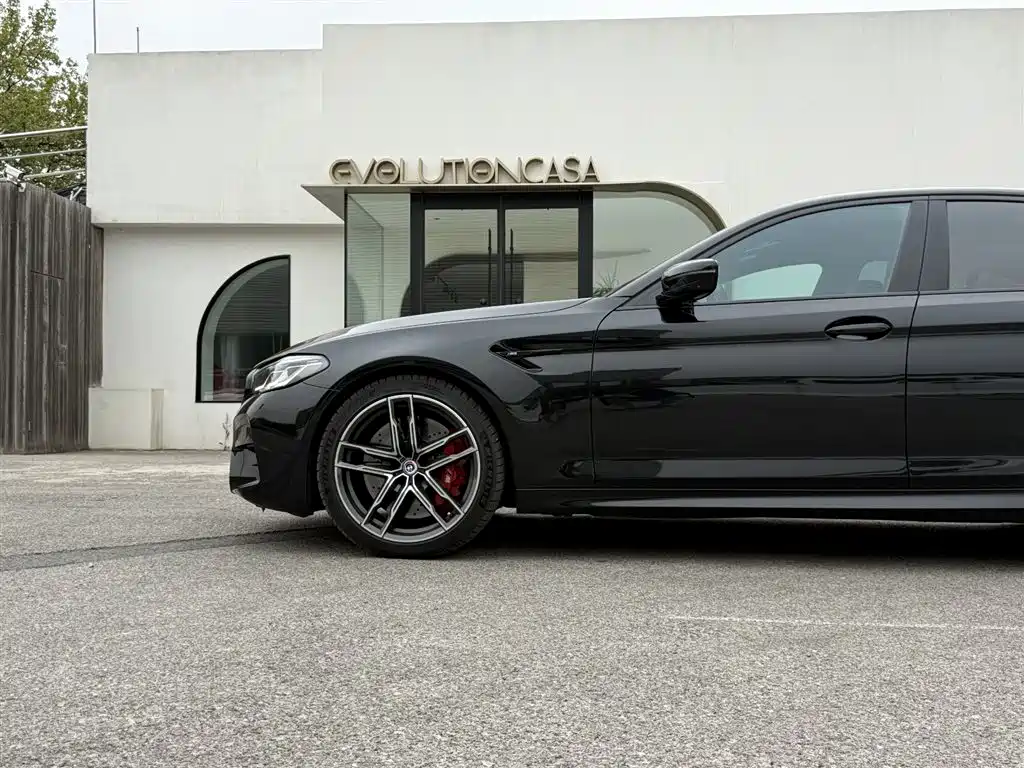 BMW M5 2021