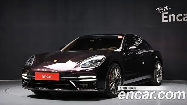 Porsche Panamera 2022