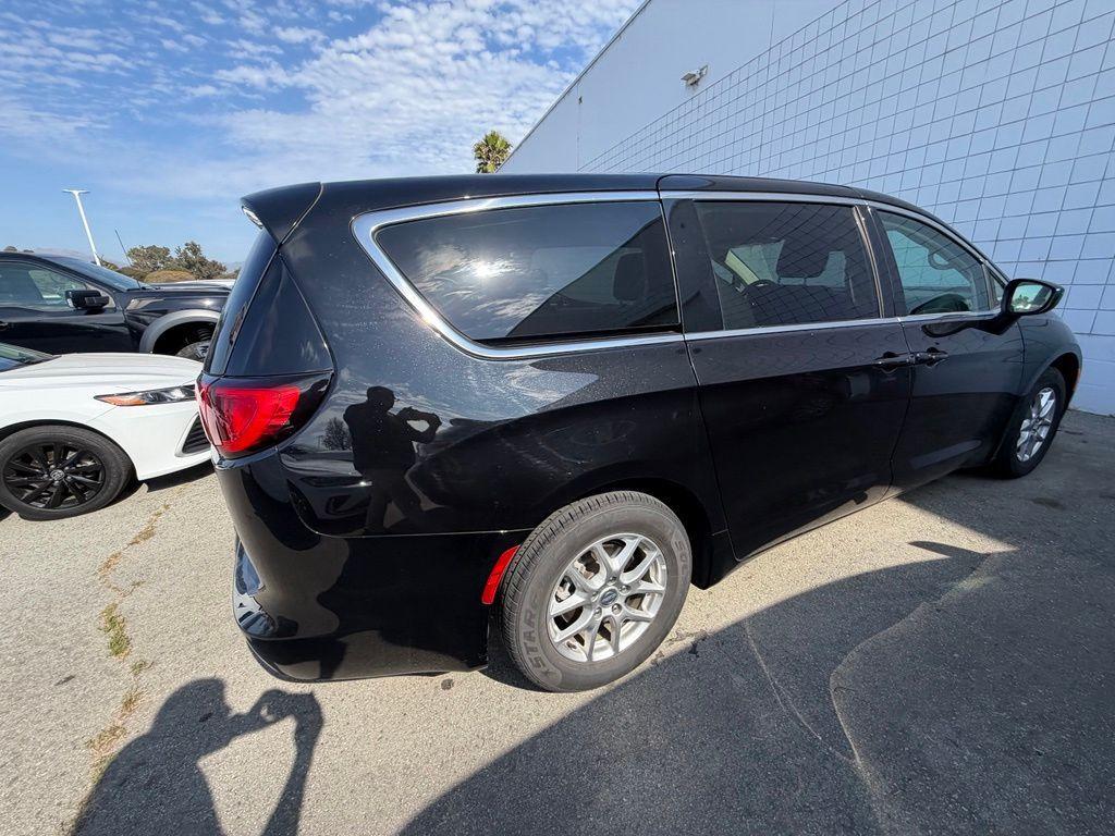Chrysler Voyager 2024