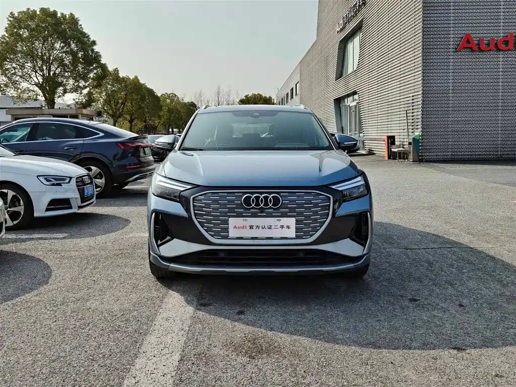 Audi Q4 e-tron 2024
