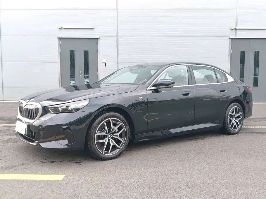 BMW i5 2025