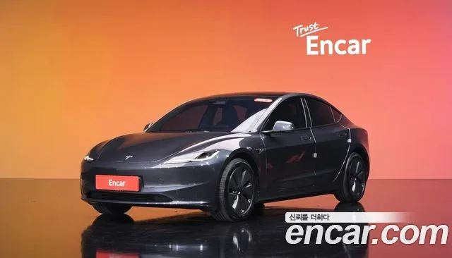 Tesla Model 3 2025
