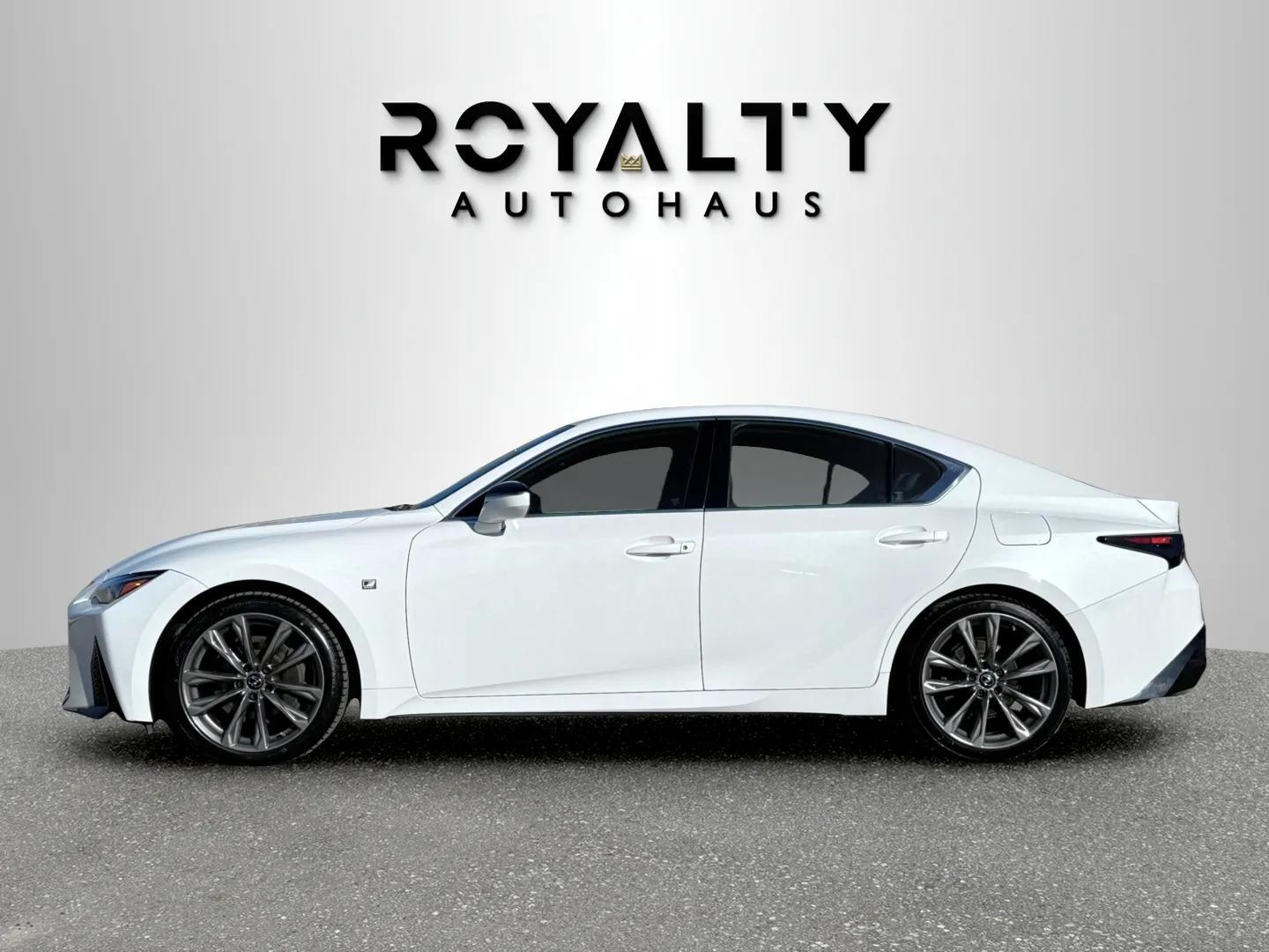 Lexus IS 2021