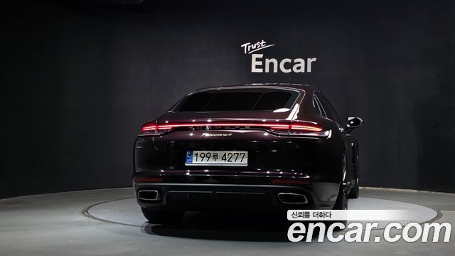 Porsche Panamera 2021