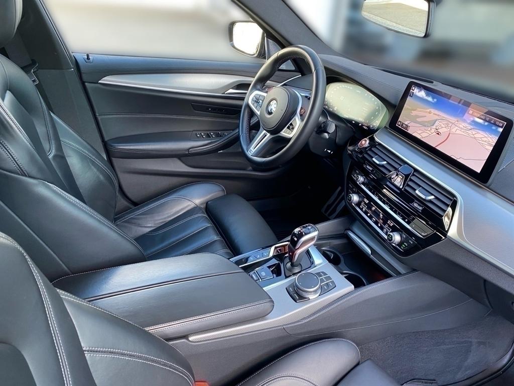 BMW M5 2022