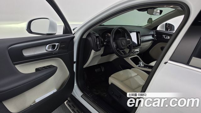 Volvo XC40 2022