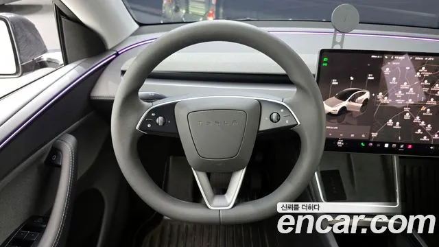 Tesla Model Y 2025